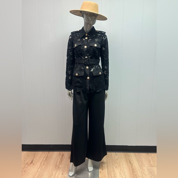 Simple Elegance Floral Lace Button Down Blouse - Picture 2 of 9